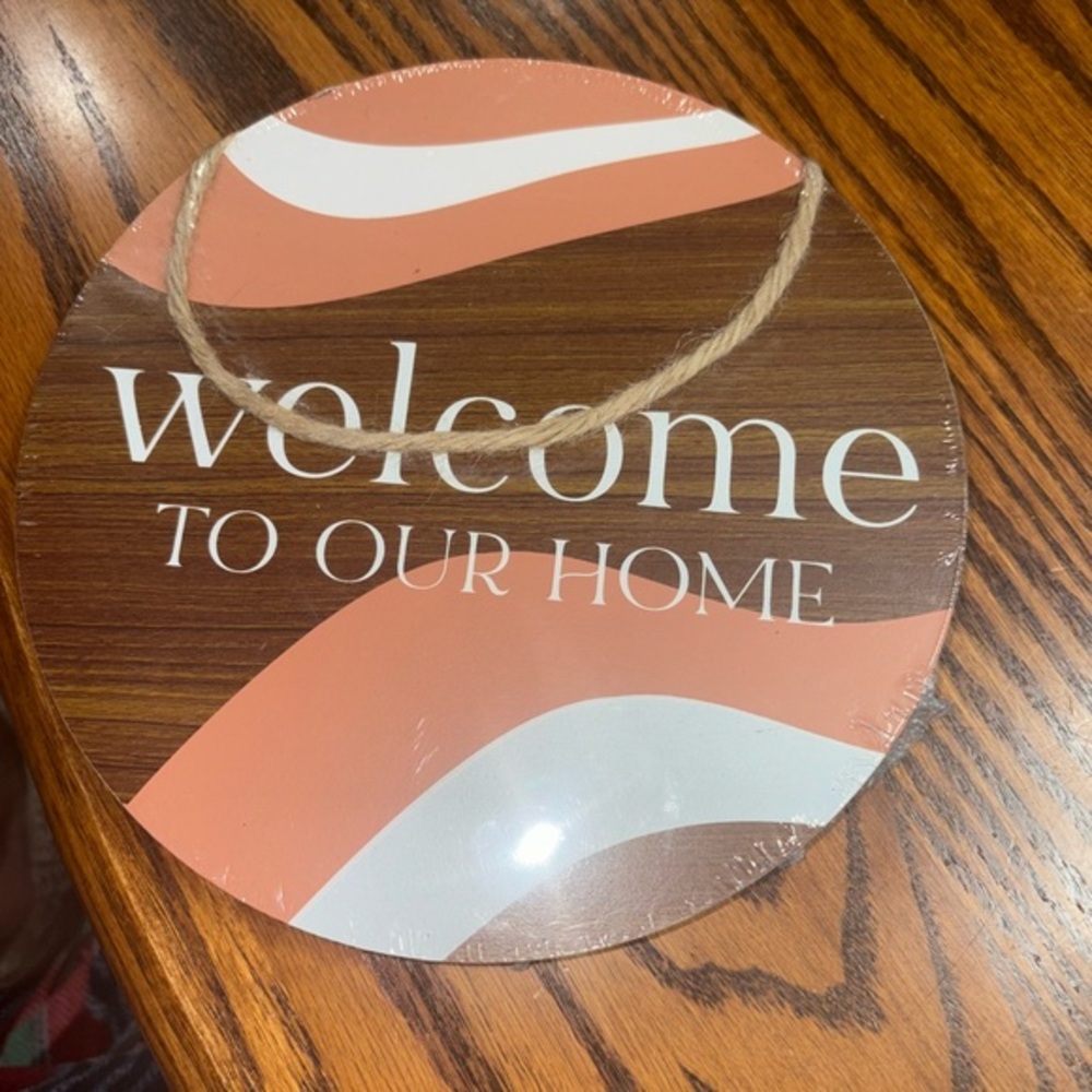 NIP 2 WALL PLAQUES HANG OR SIT ON SHELF. GREAT FIR GUEST ROOMS AND BATHROOMS